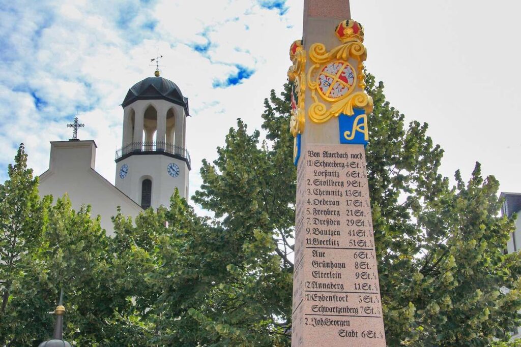 Postsäule in Auerbach Vogtland