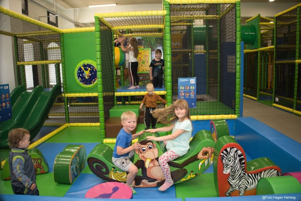 Indoorspielplatz Auerbach Vogtland als günstiger Ausflug für Familien im Vogtland