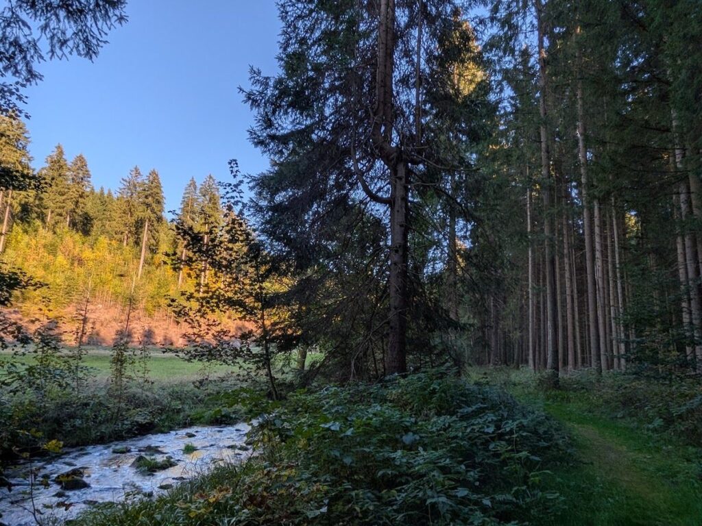 Entlang der großen Pyra